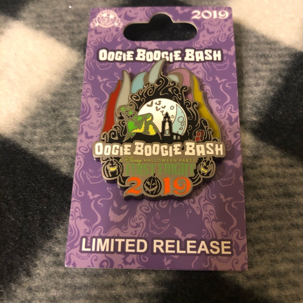 Collectible Halloween Disney Parks Limited Pins Oogie Boogie Bash - Picture 6 of 7